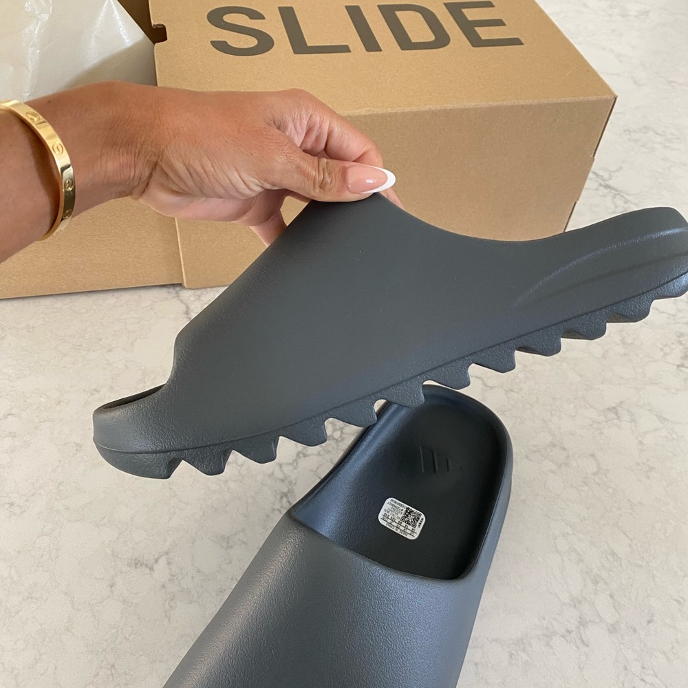 Yeezy Slide Slate Grey